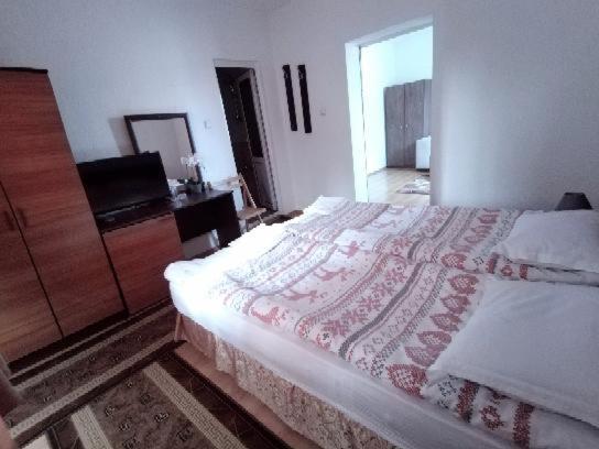 Djolevi Guesthouse Dobrinishte Buitenkant foto